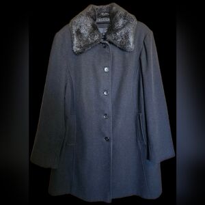 Utex Women's Size 16 Wool Blend Coat With Detachable Faux Fur Collar